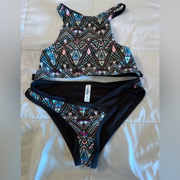 Rue21 Other - Rue21 Geometric Print Bikini in Black and Pink